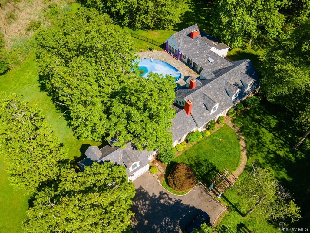 235 Centre Island Road - Photo 1