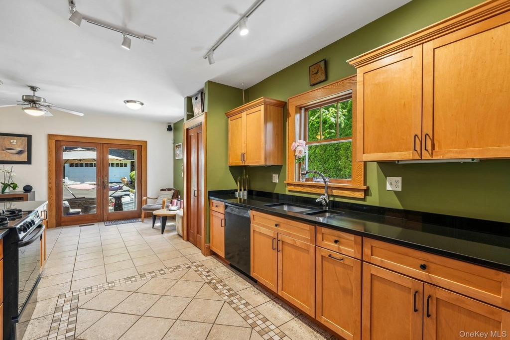 281 Piermont Avenue - Photo 15