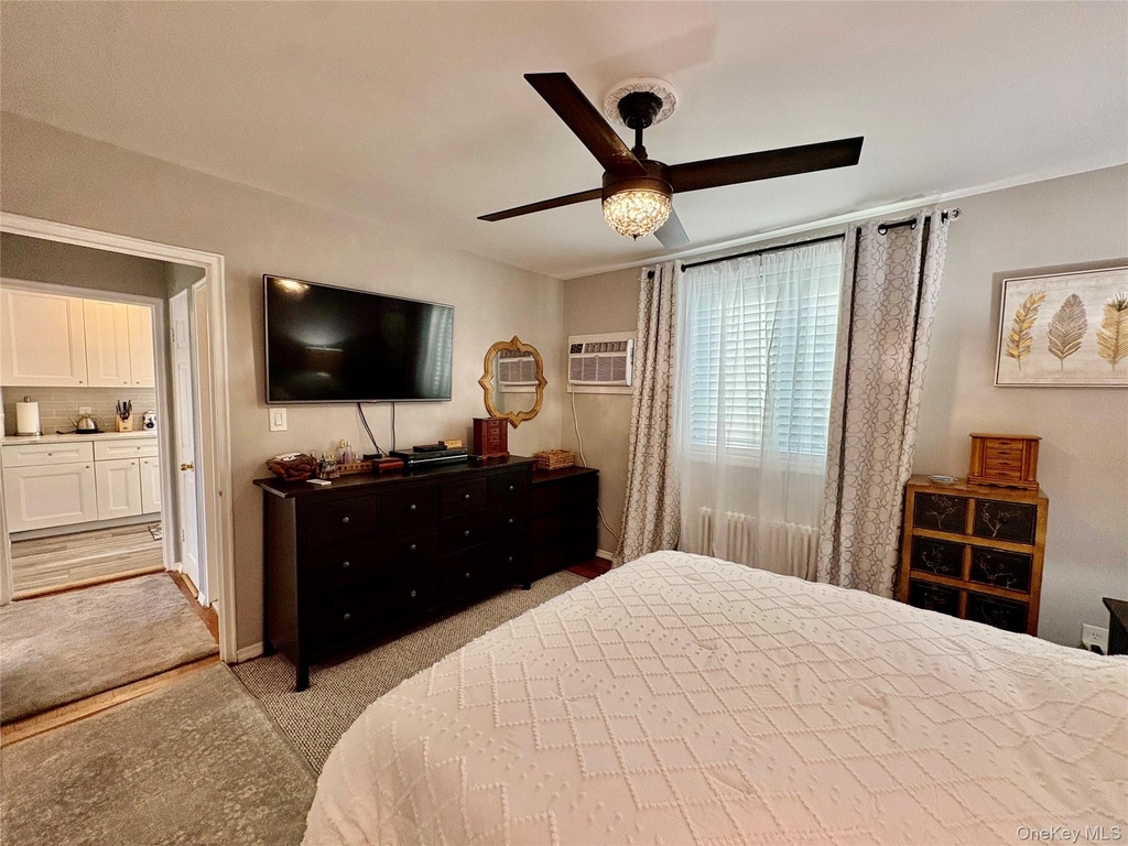 260-08 74th Avenue - Photo 7