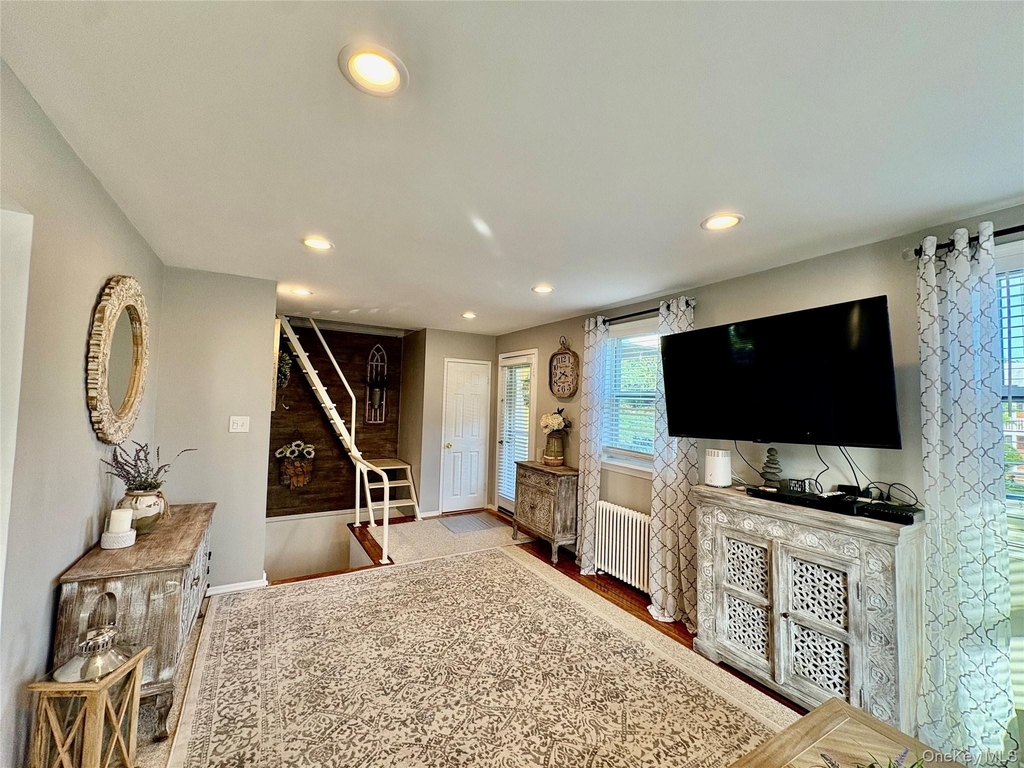 260-08 74th Avenue - Photo 4