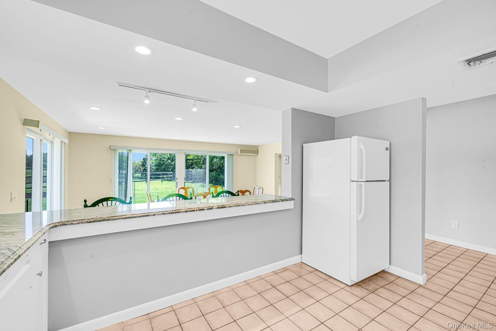 1394 Main Road - Photo 7