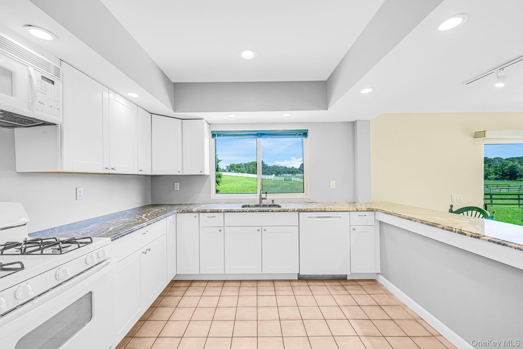 1394 Main Road - Photo 9