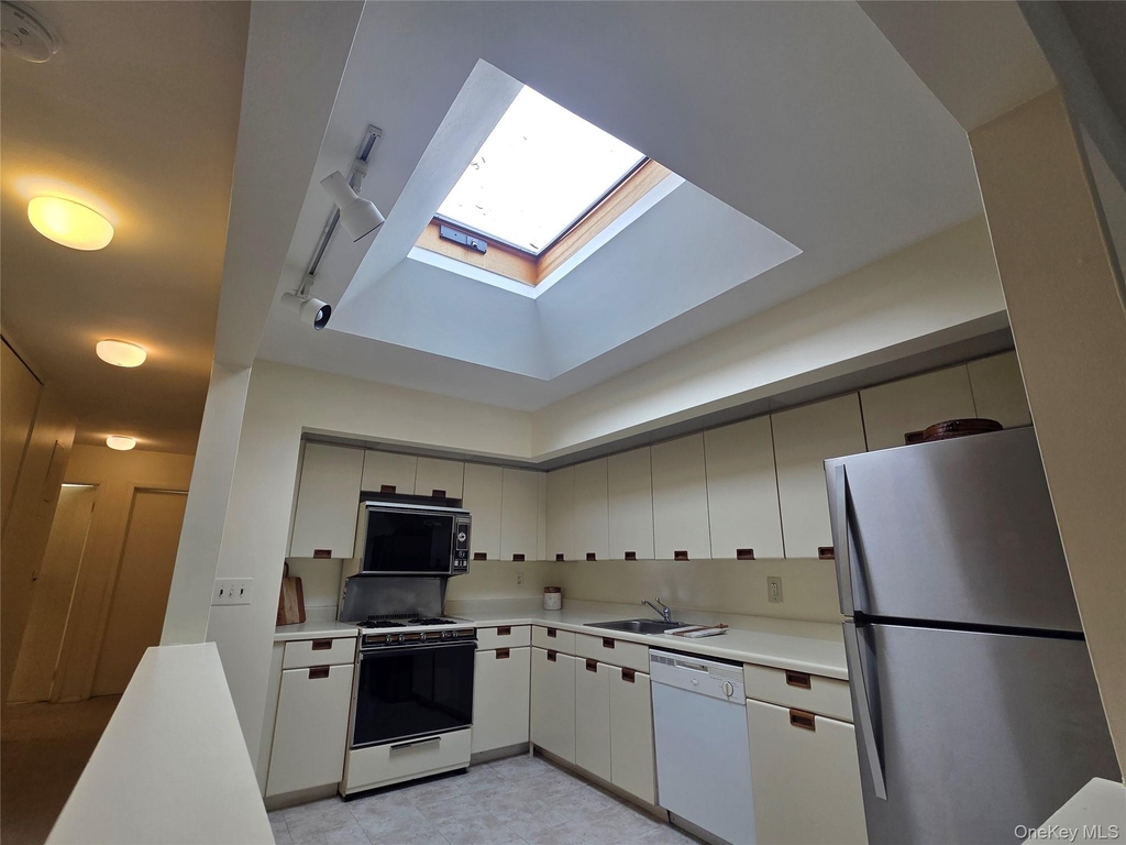 12-29 Diane Place - Photo 2