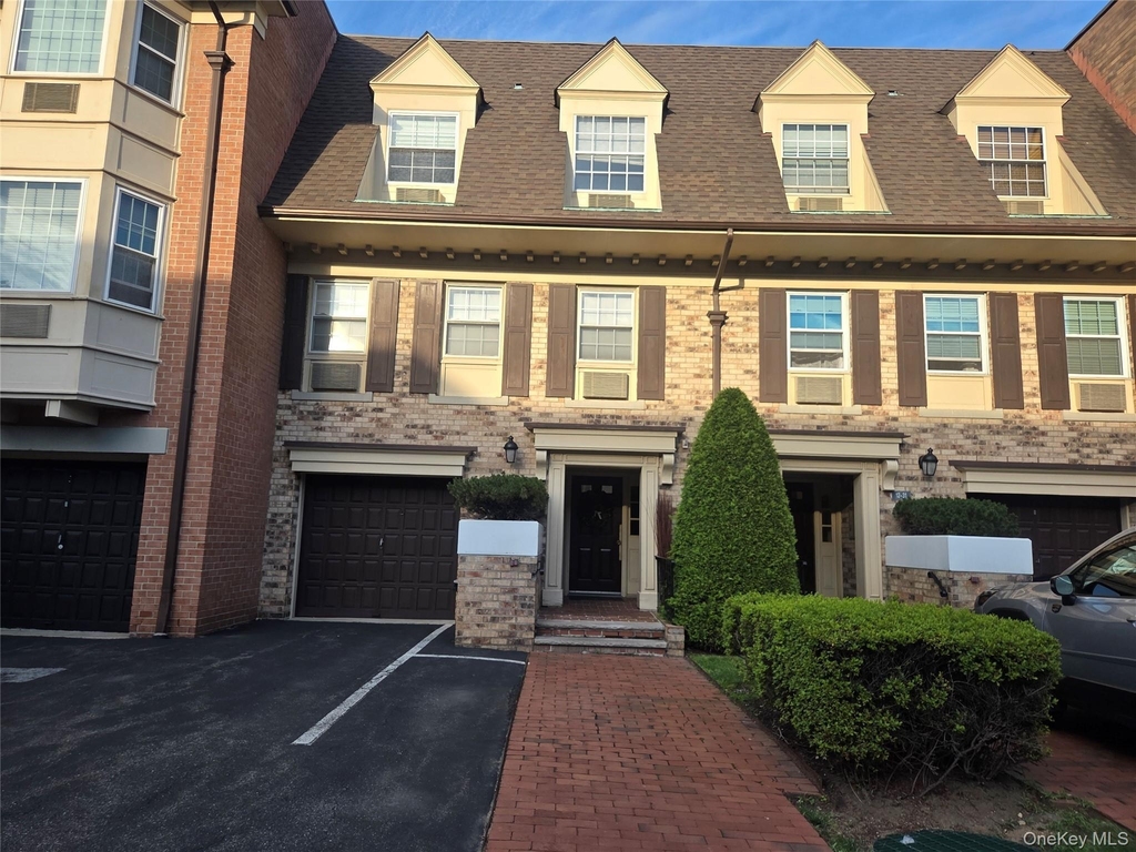 12-29 Diane Place - Photo 0