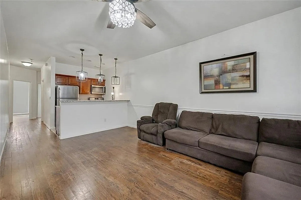 364 Evergreen Avenue - Photo 1