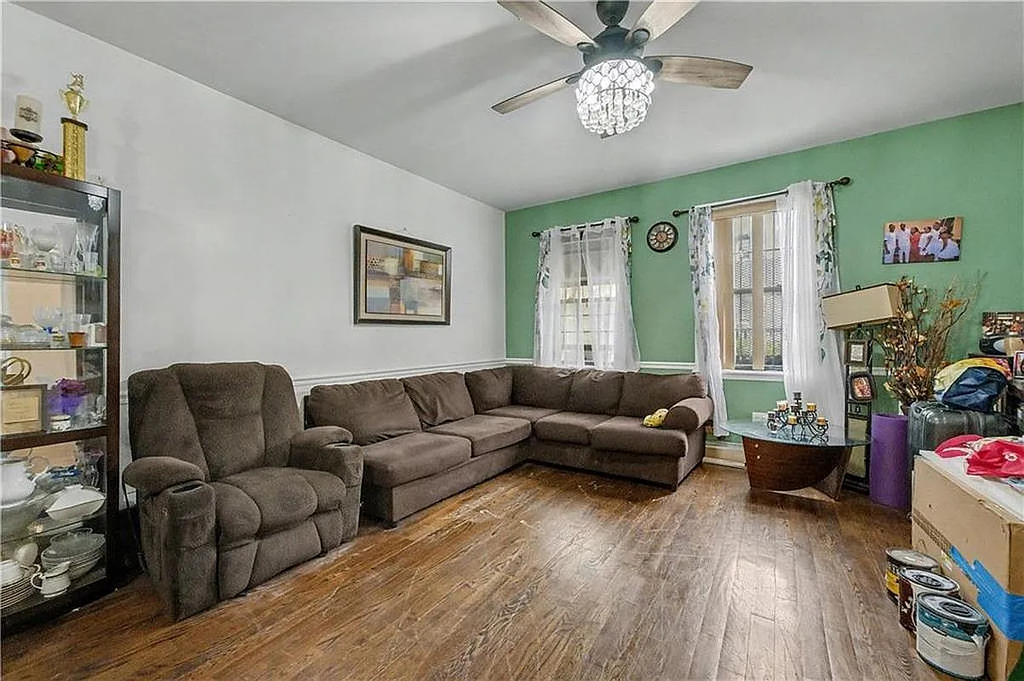 364 Evergreen Avenue - Photo 0