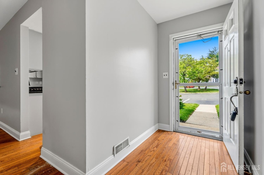 88 Wilshire Court - Photo 2