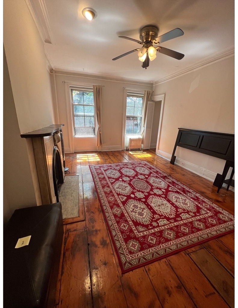 115 Bergen Street - Photo 2