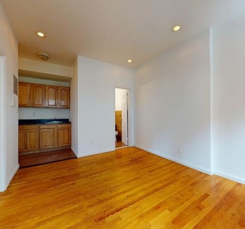 249 East 53rd Street - Photo 1