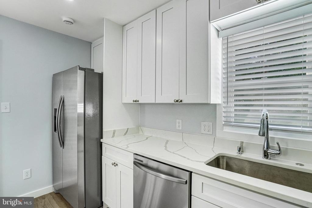 3120 Chepstow Lane - Photo 6