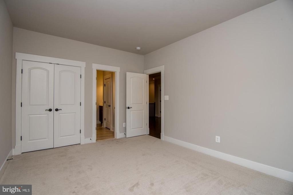 6928 Regent Lane - Photo 40