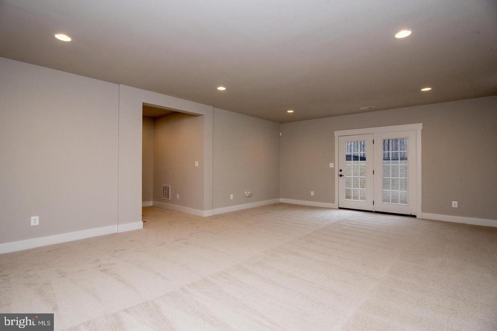 6928 Regent Lane - Photo 71