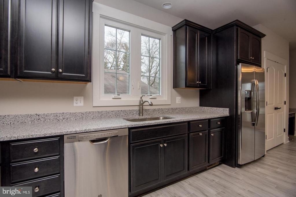 6928 Regent Lane - Photo 21