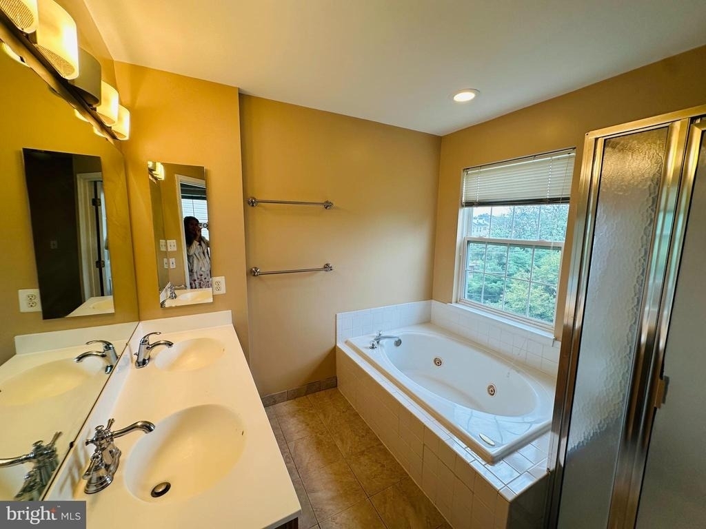 2527 Banshire Drive - Photo 16