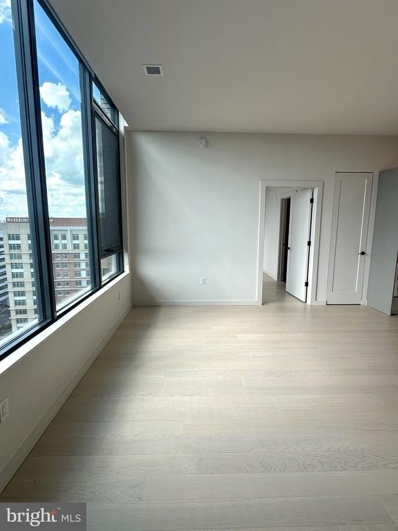 3030 Potomac Avenue - Photo 5