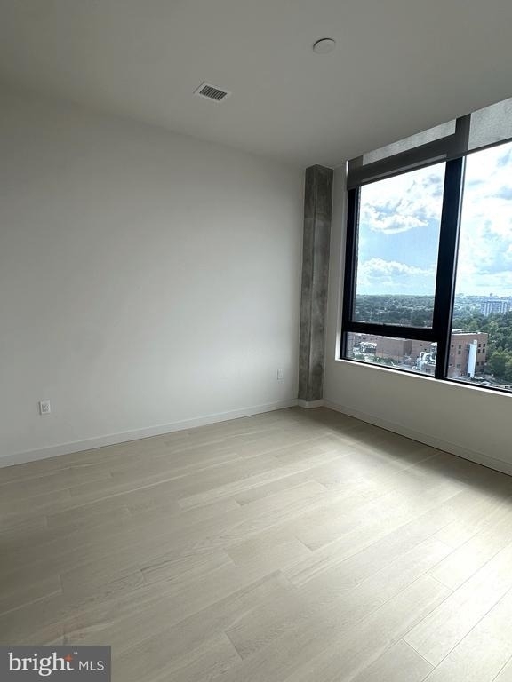 3030 Potomac Avenue - Photo 13