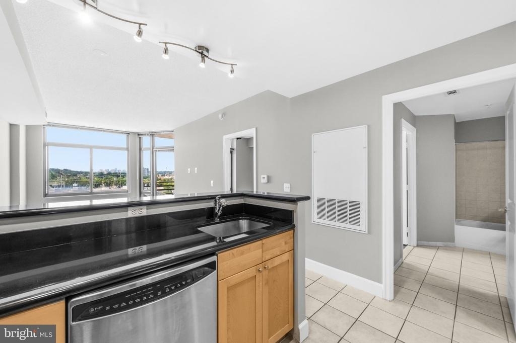 3600 S Glebe Road - Photo 6