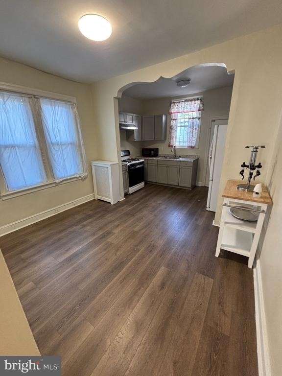 3263 N Etting Street - Photo 4