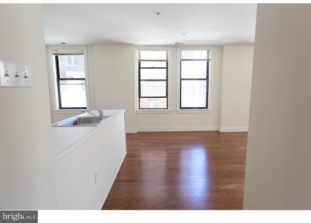 1411-4 Walnut Street - Photo 6