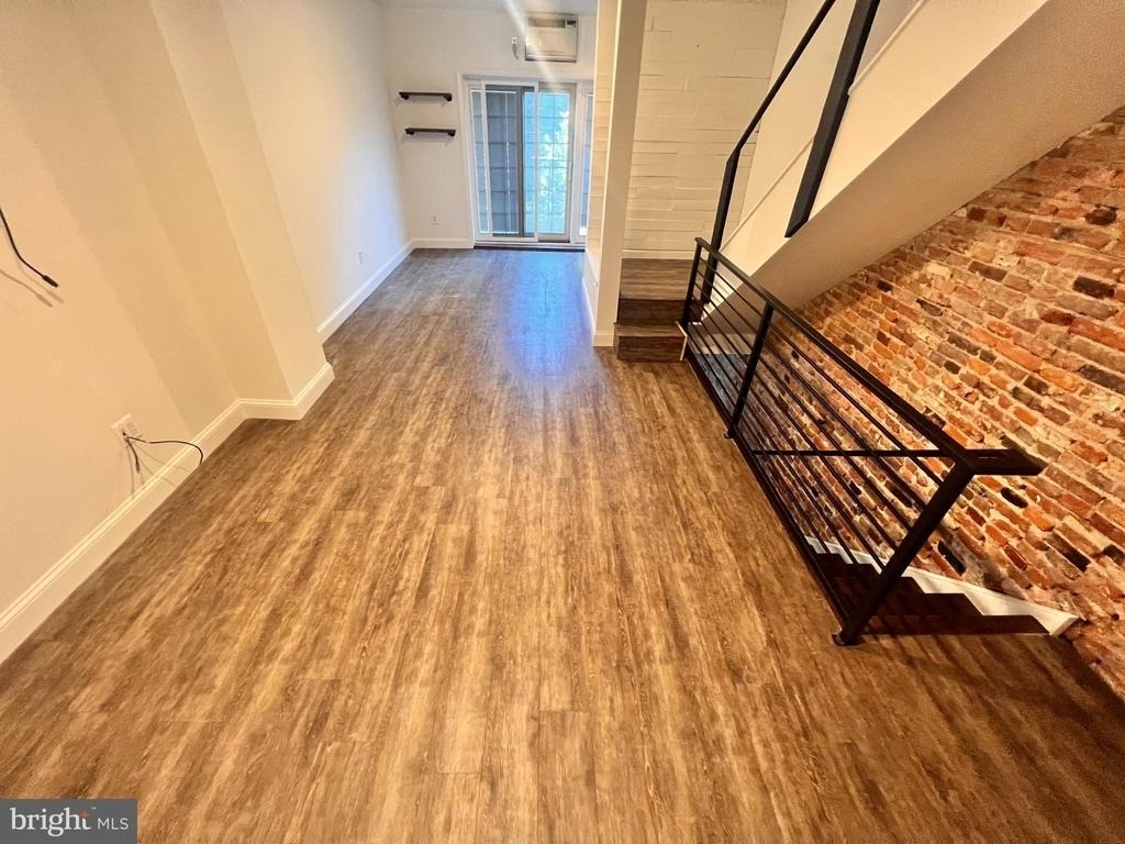 924 Catharine Street - Photo 8