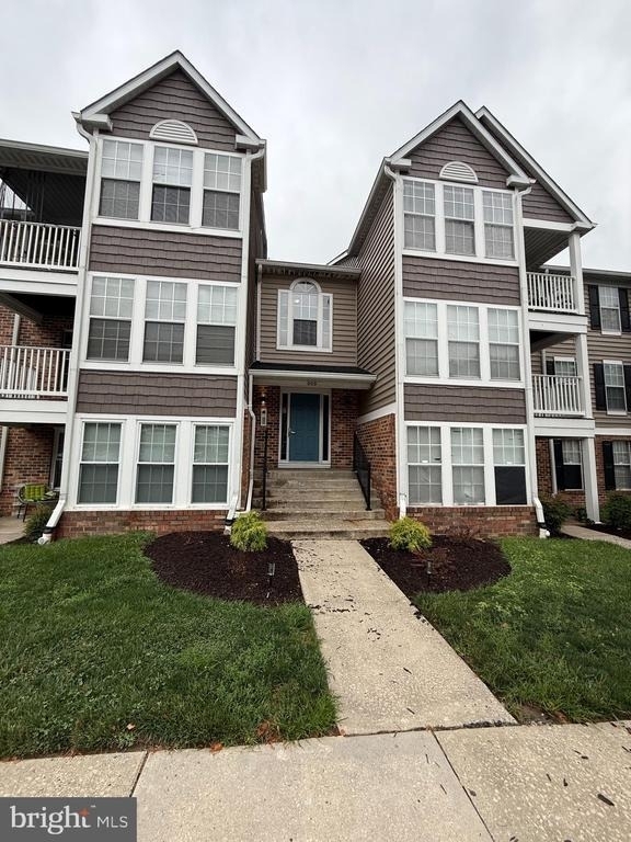 900 Cedar Crest Court - Photo 0