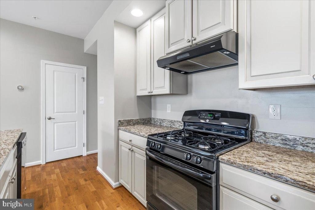 304 Mill Pond Road - Photo 8