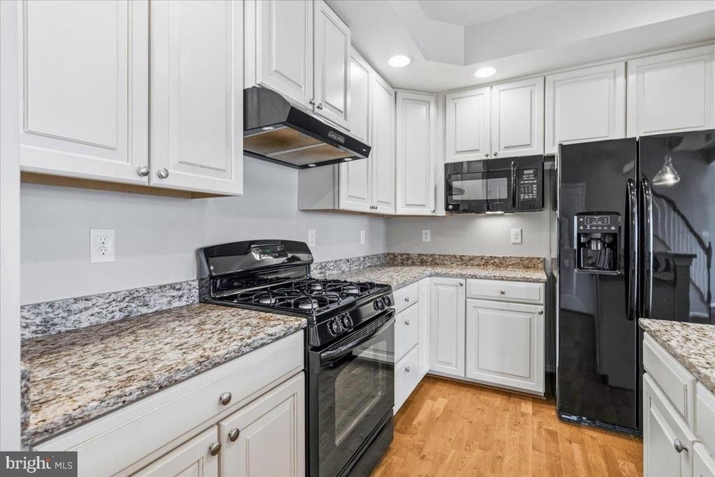 304 Mill Pond Road - Photo 7