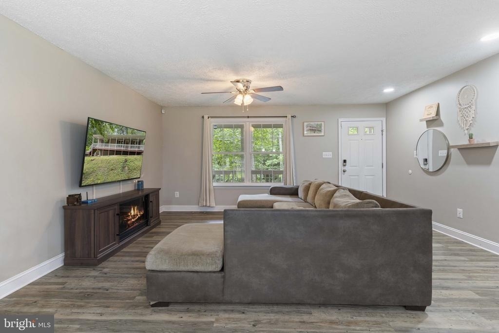 12418 Red Rock Court - Photo 4