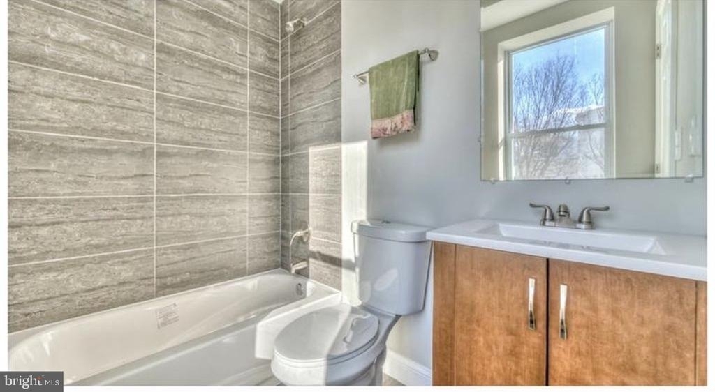 1046 W Lombard Street - Photo 4
