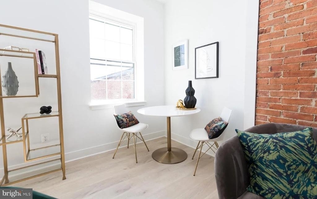 415 Saint Paul Street - Photo 3