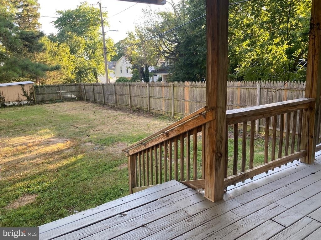 421 E Lake Avenue - Photo 8