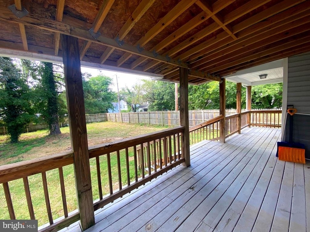 421 E Lake Avenue - Photo 7