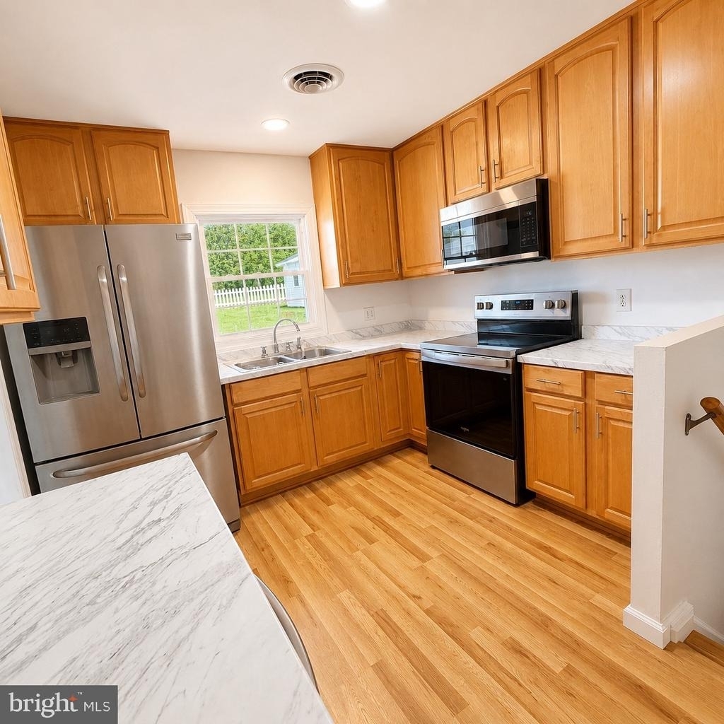 903 Janeka Lane - Photo 4