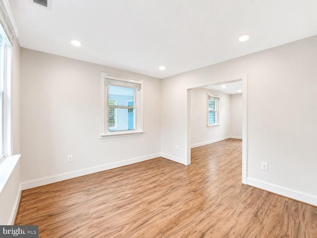 2851 Robinson Place Se - Photo 4