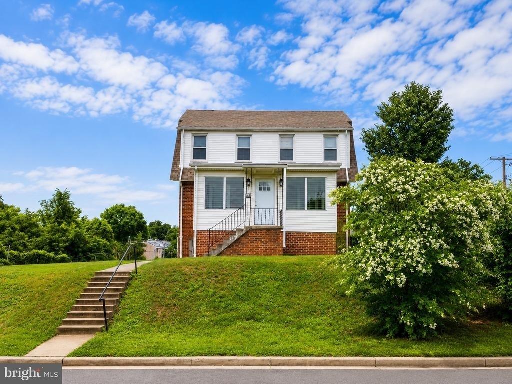 2851 Robinson Place Se - Photo 0