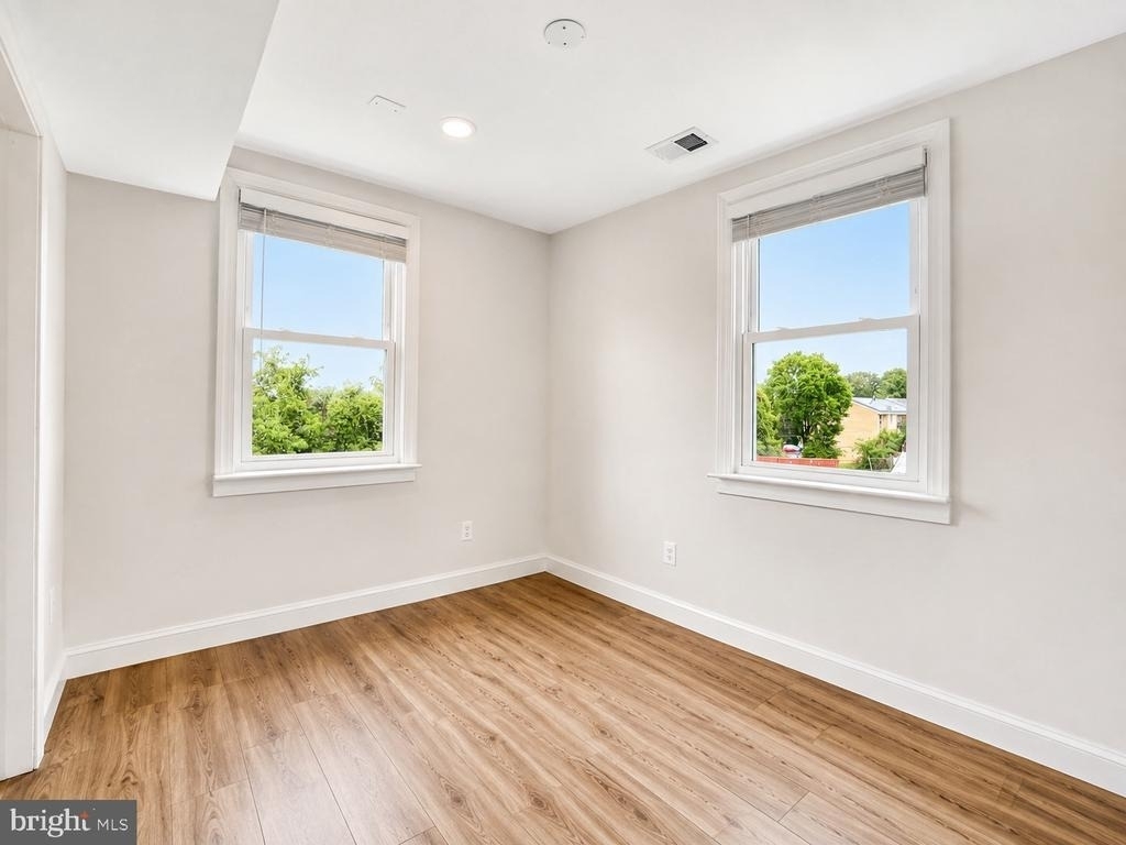 2851 Robinson Place Se - Photo 21