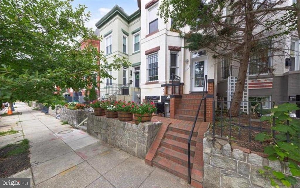 3633 11th Street Nw - Photo 1