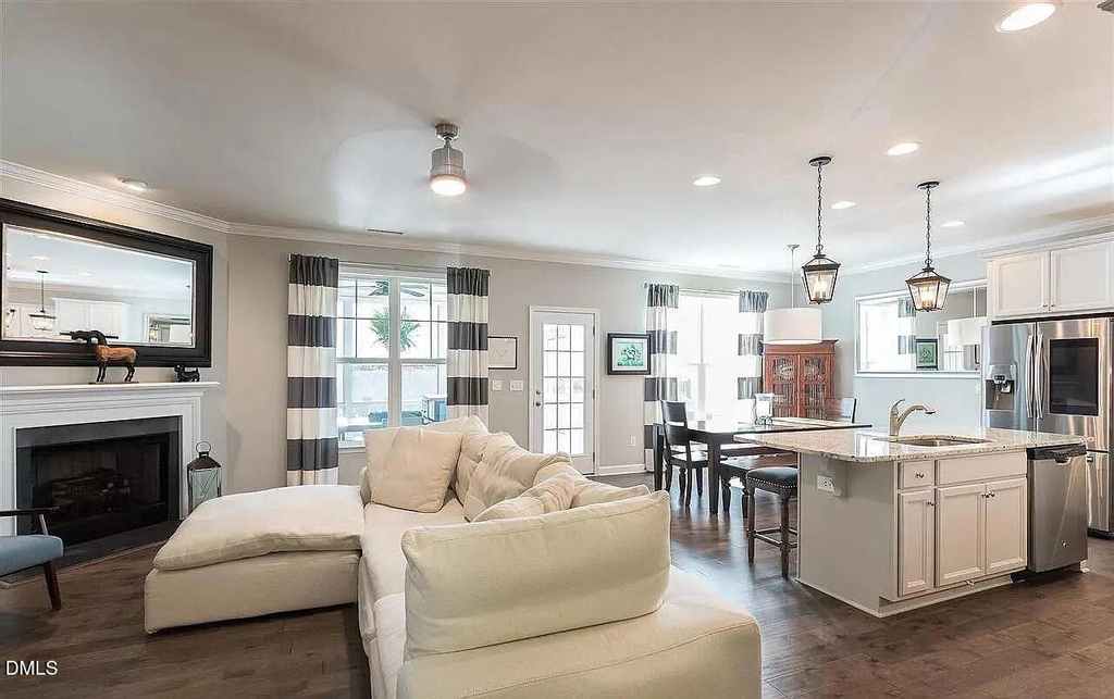 1743 Grandmaster Way - Photo 4