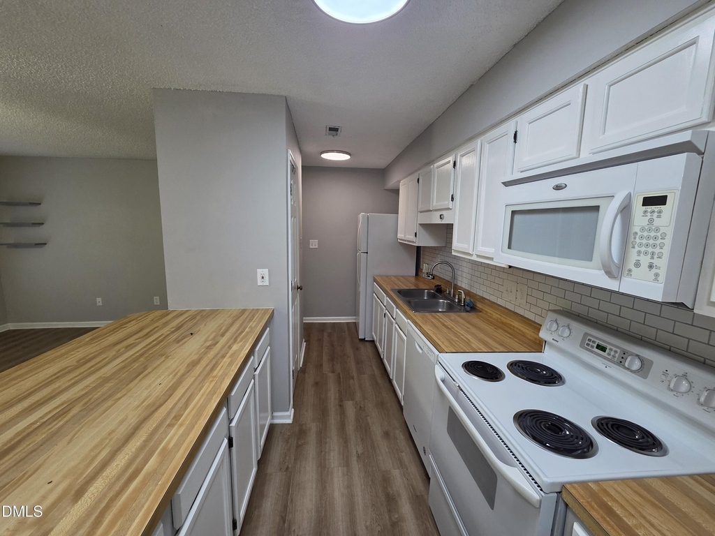 2011 Quaker Landing - Photo 3