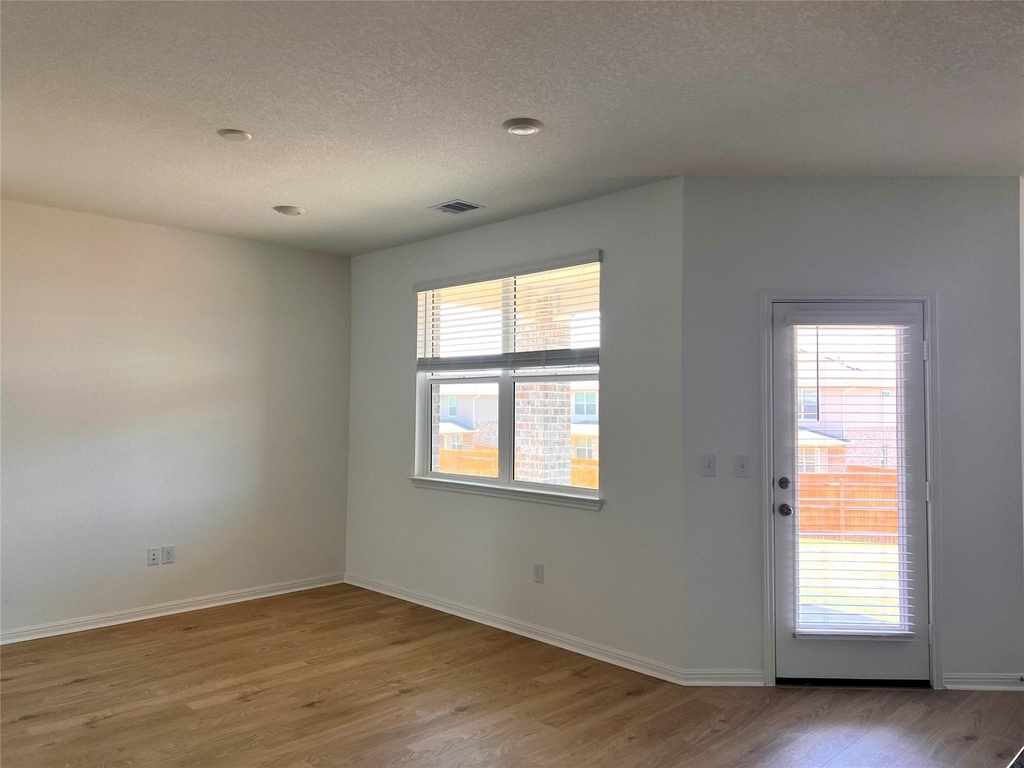 220 Saide St - Photo 4