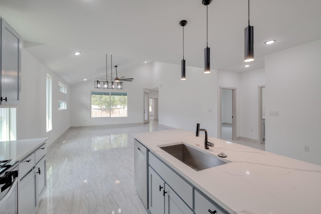 202 Washington St - Photo 8