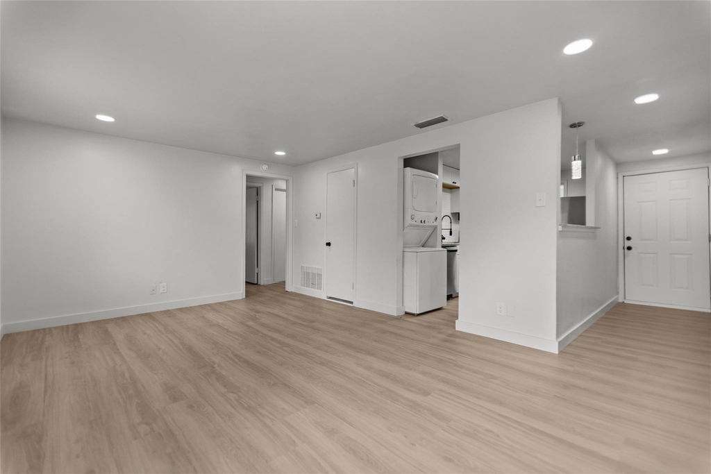 515 W Houston St - Photo 4