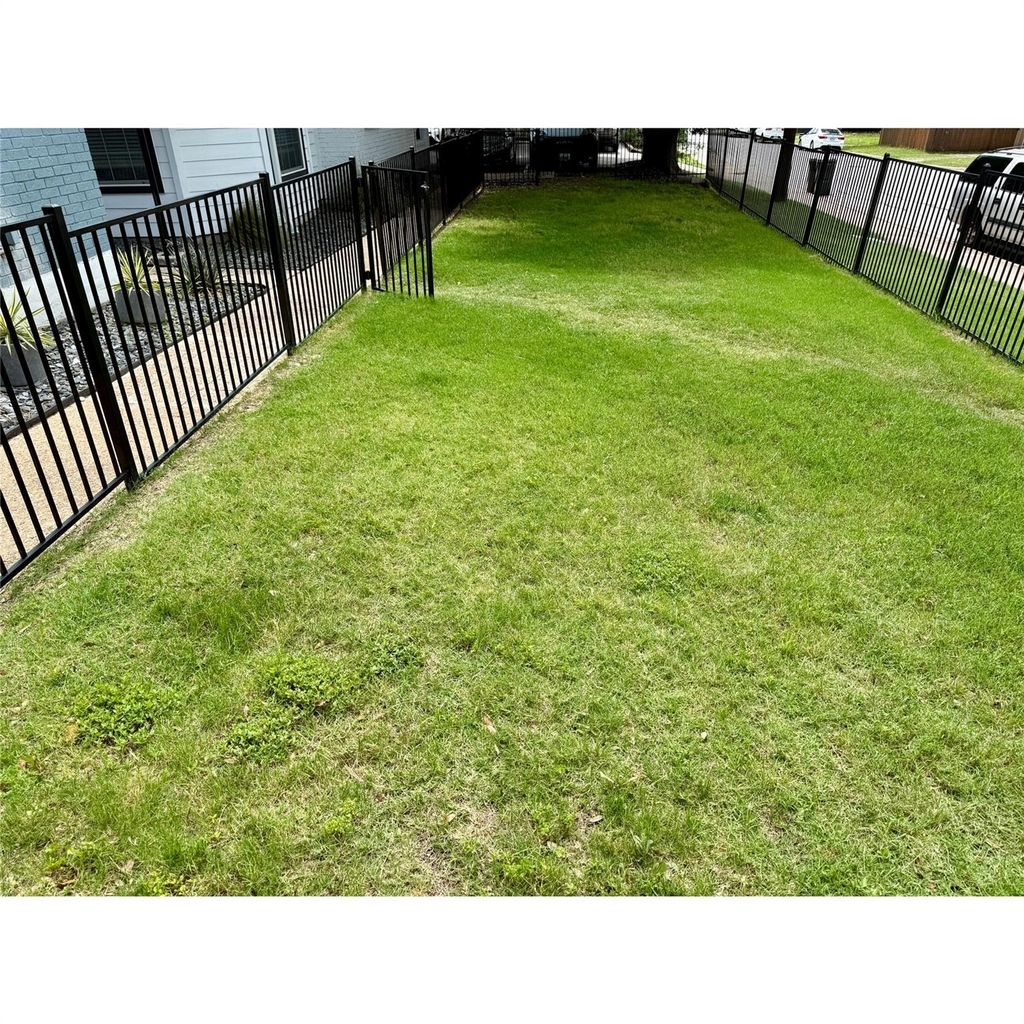 700 Nelray Blvd - Photo 2