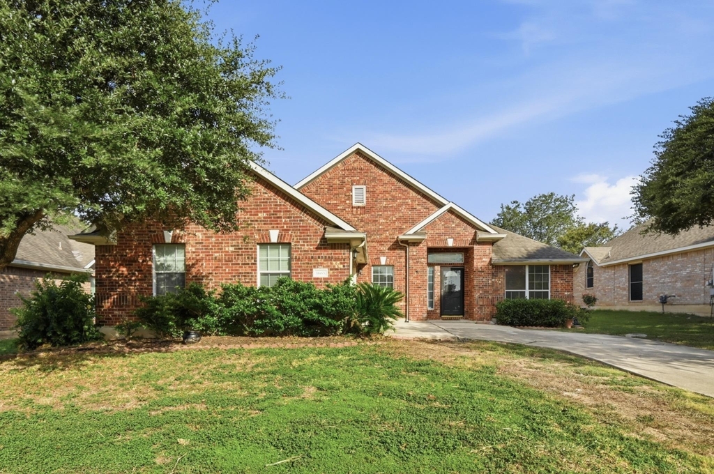 1665 Amberwood Loop - Photo 1
