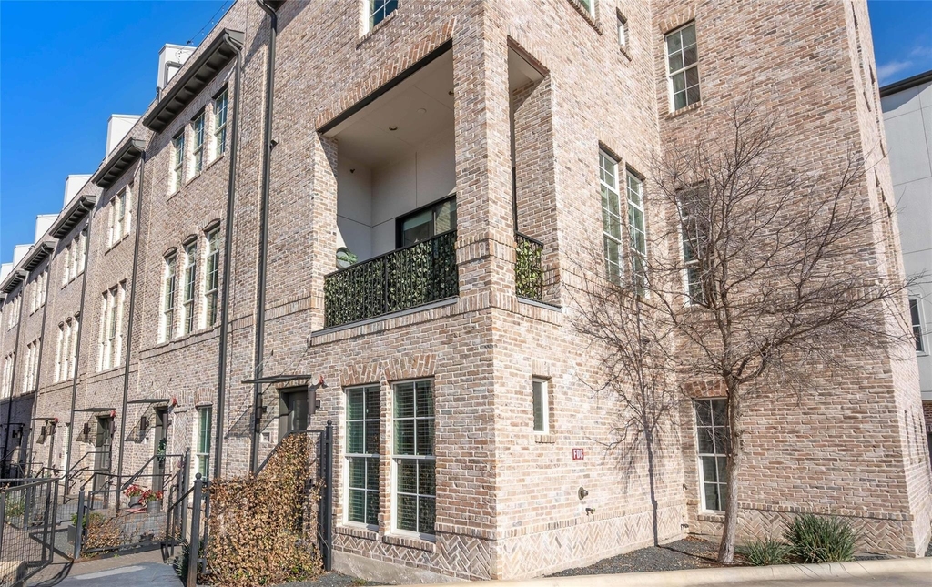 1411 Town Creek Dr - Photo 1