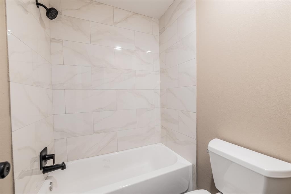 915 Sirocco Dr - Photo 9