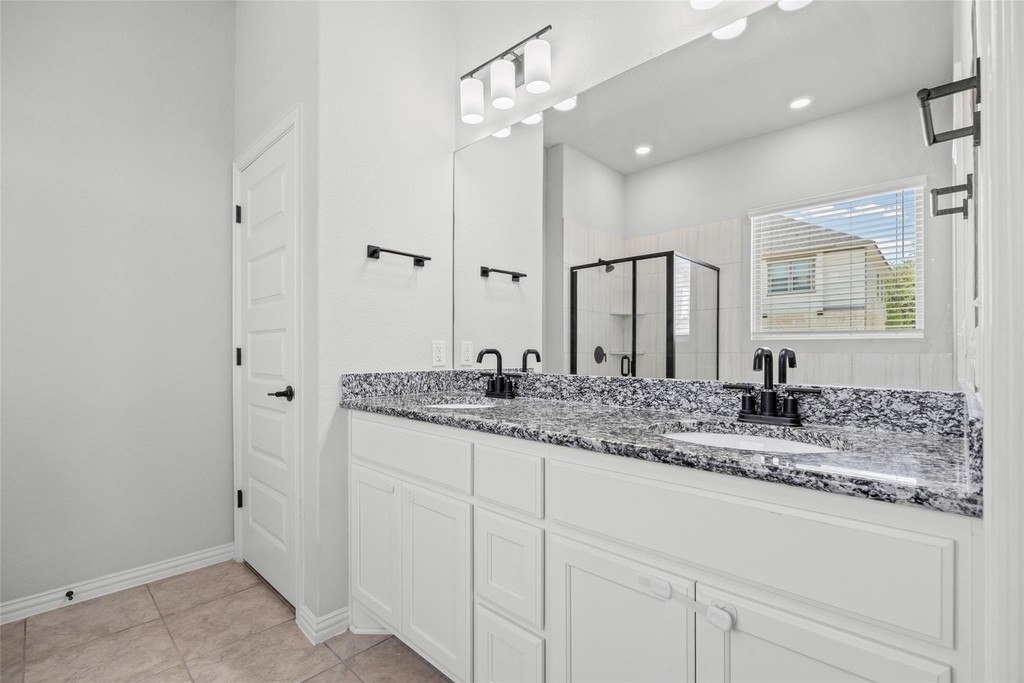 12900 Bloomington Dr - Photo 16