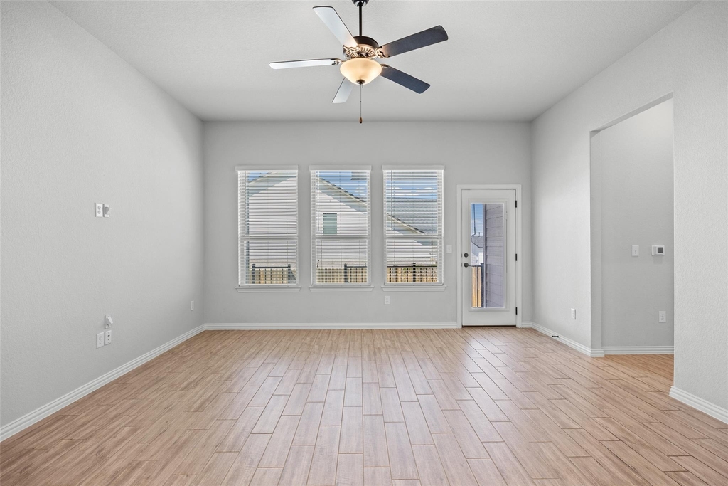 12900 Bloomington Dr - Photo 9