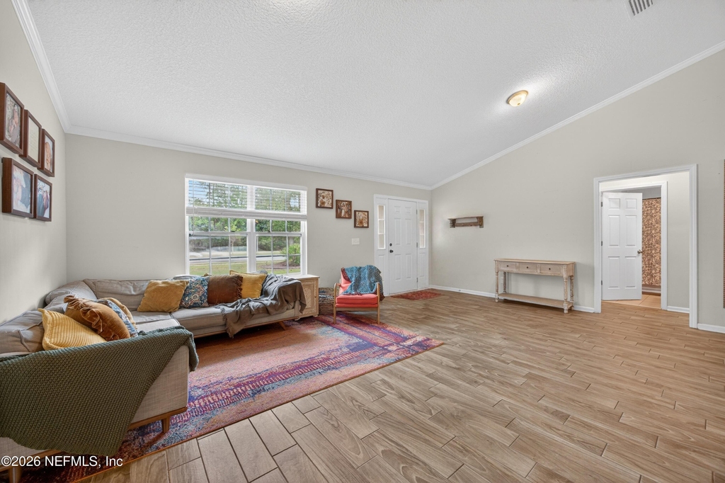 940 State Road 13 N - Photo 8