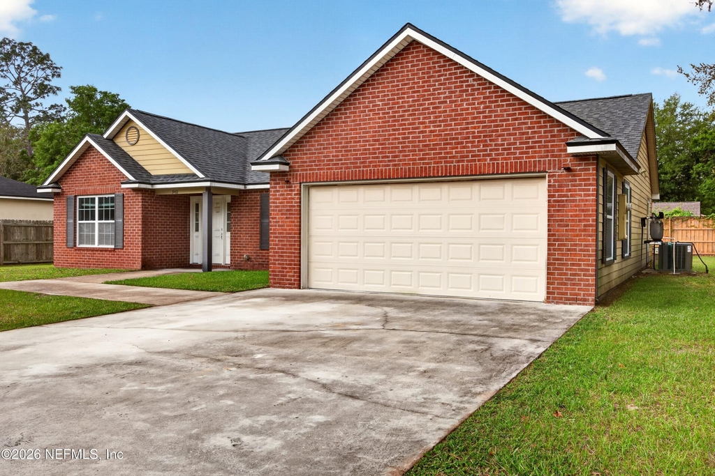940 State Road 13 N - Photo 2